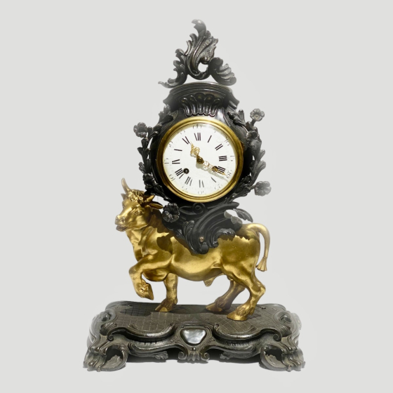 Часы с фигурой "Золотого быка", Франция, 1830 - 1840-е гг. Часы с фигурой "Золотого быка", Франция, 1830 - 1840-е гг.